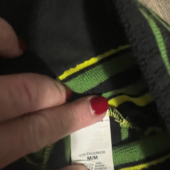 Youth The North Face Hat - Picture 3 of 3